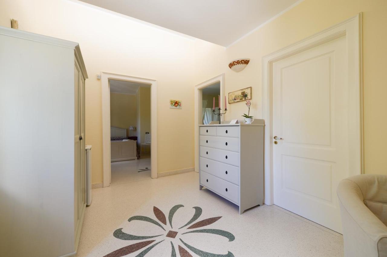 Bed and Breakfast Parco Degli Aranci Cutrofiano Exterior foto