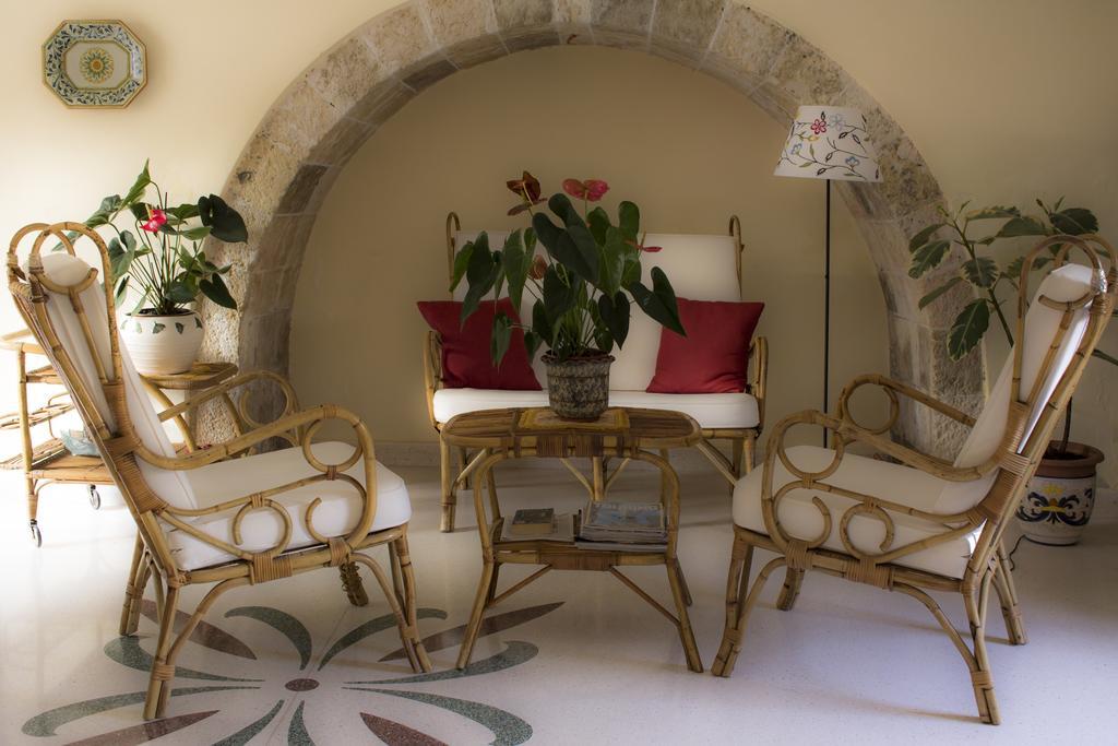 Bed and Breakfast Parco Degli Aranci Cutrofiano Exterior foto