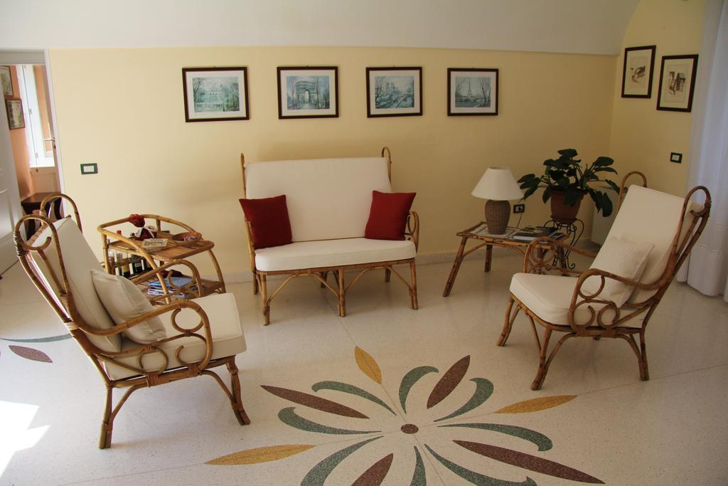 Bed and Breakfast Parco Degli Aranci Cutrofiano Exterior foto
