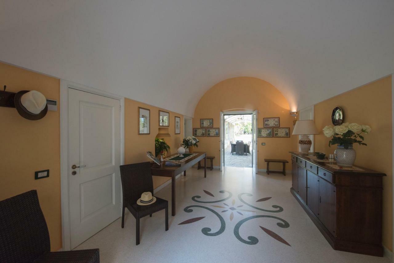 Bed and Breakfast Parco Degli Aranci Cutrofiano Exterior foto